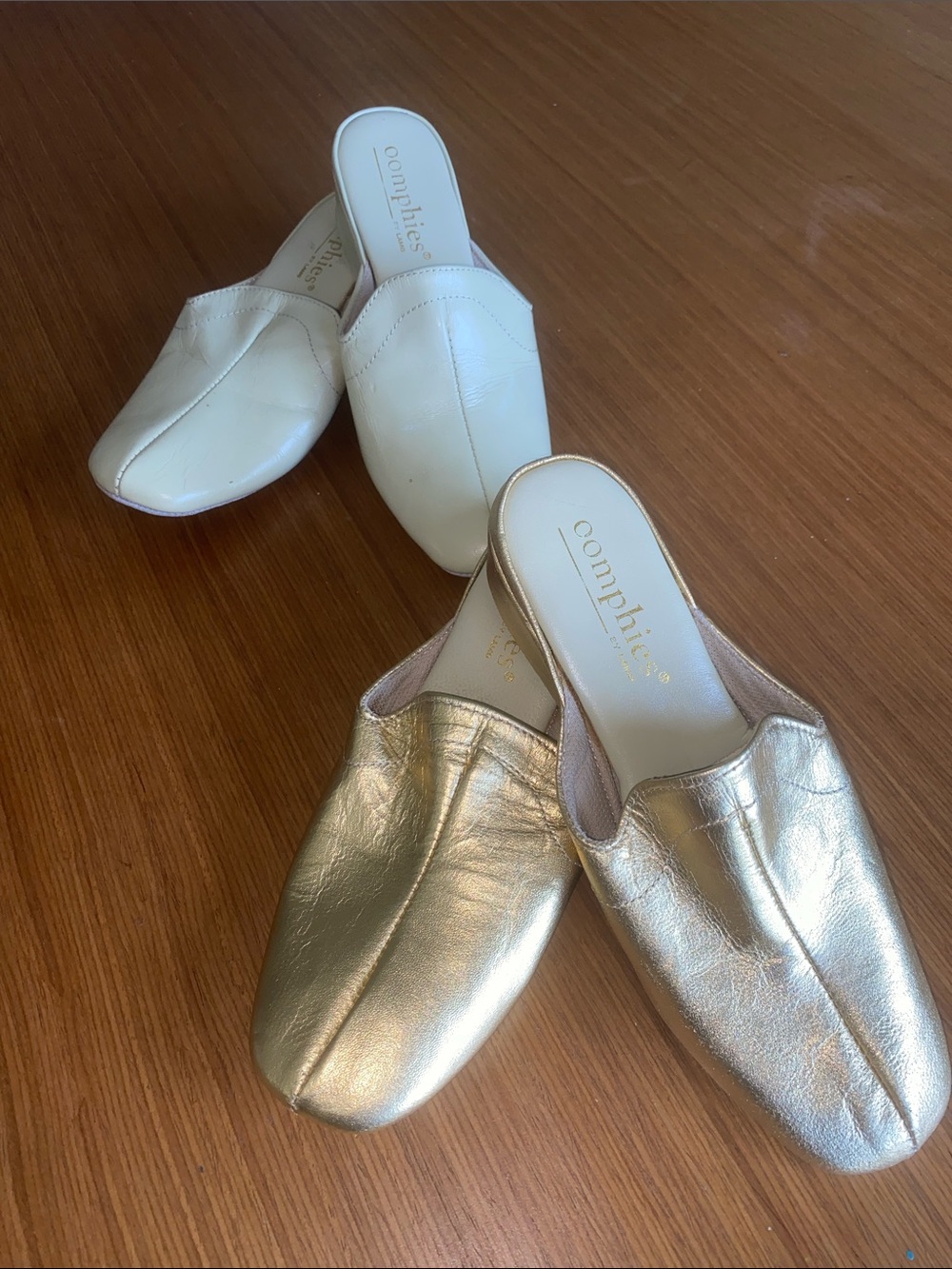 Vintage Leather Oomphies Slip-On Mules in Cream and Gold 2 pairs Size 7